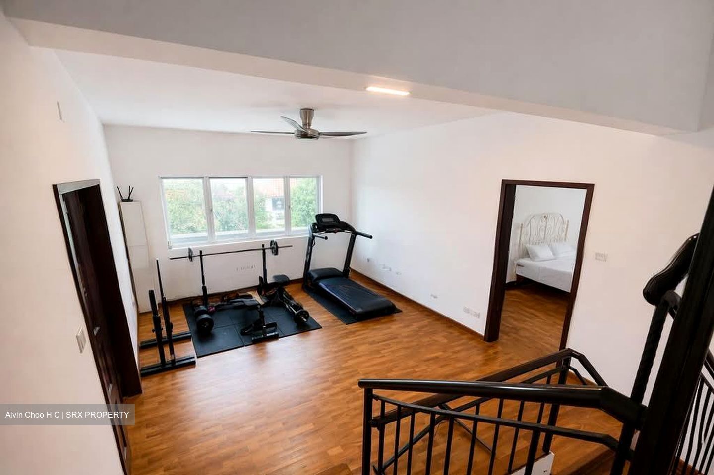 Straits Gardens (D27), Terrace #576802301